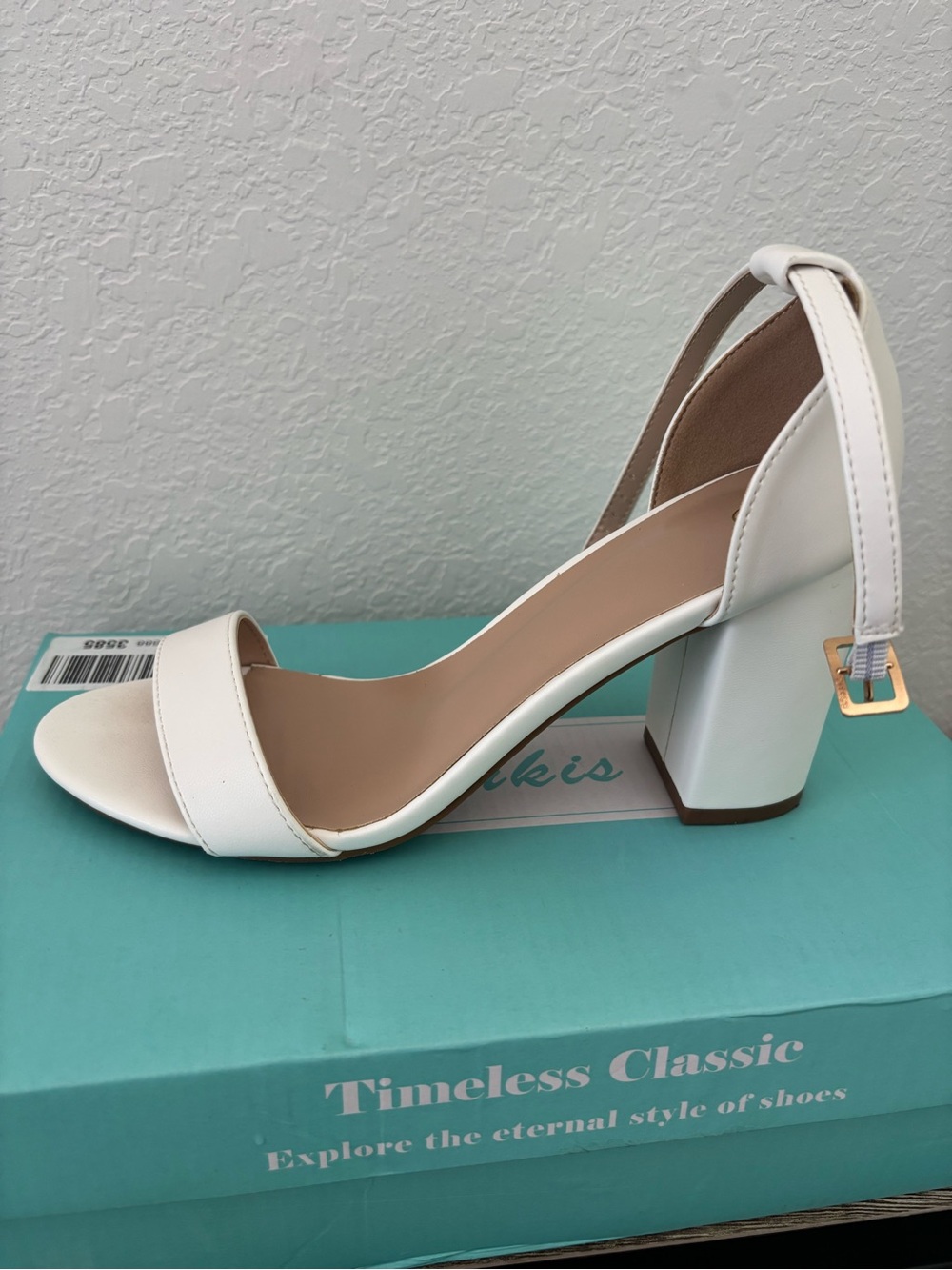 Ankis Heels Women Open Toe Ankle Strap Chunky Heel Sandals 2.75 Inch. Size 7.5